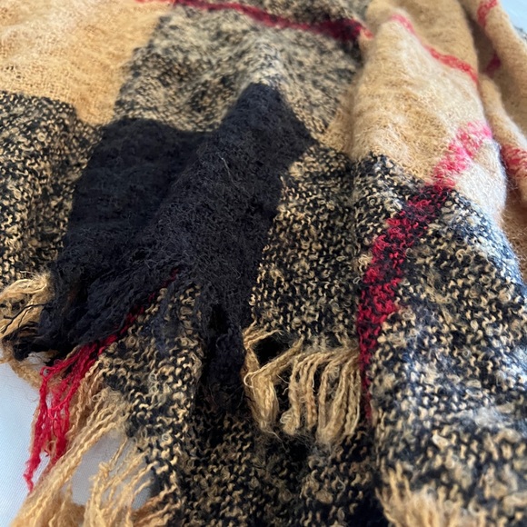 Steve Madden Turtleneck Cable Knit Fringe Poncho Cape Sweater OS Winter Fall Wo - Picture 7 of 13